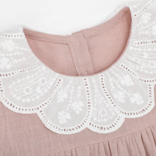 Load image into Gallery viewer, Little Girls Vintage Dress with Collar Lace Trim Toddlers Cotton Sateen Dress with Collar Children Fashion Loose Short-sleeved Casual Skirt Cotton and Linen Flower Spring Summer Casual Dress Lace Baby Girl Dress